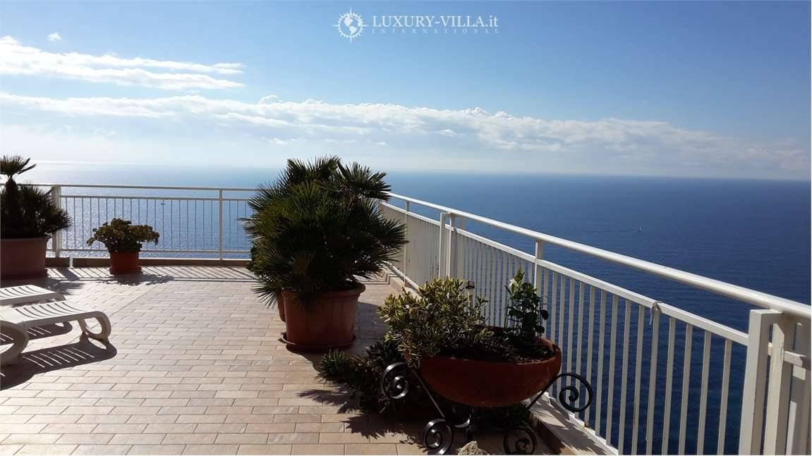 3 bedrooms Apartment in Ospedaletti, Italy No. 223938