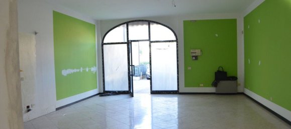 Oficina en Sarnico, Italy 42 m² No. 67411 21