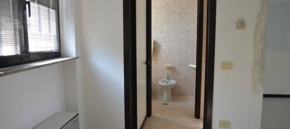 Oficina en Sarnico, Italy 42 m² No. 67411 14