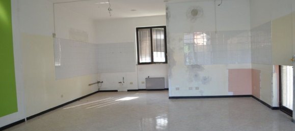 Oficina en Sarnico, Italy 42 m² No. 67411 27