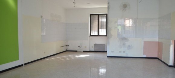 Oficina en Sarnico, Italy 42 m² No. 67411 28