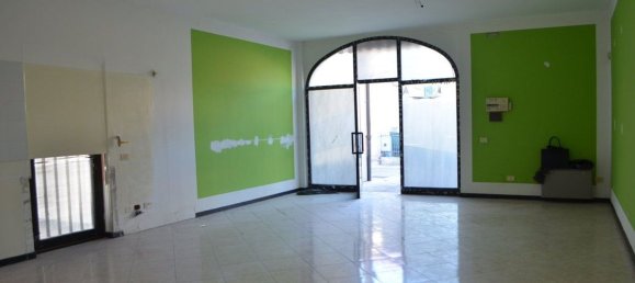 Oficina en Sarnico, Italy 42 m² No. 67411 23