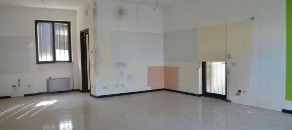 Oficina en Sarnico, Italy 42 m² No. 67411 24