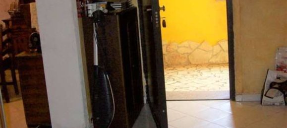 9 rooms Apartment in Aprilia, Italy No. 229298 16