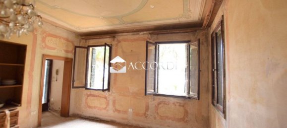 6 bedrooms Villa in Roncade, Italy No. 328440 11