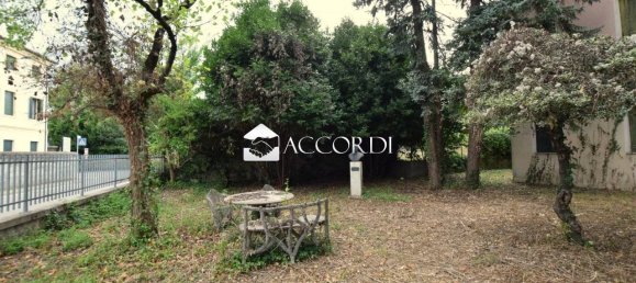 6 bedrooms Villa in Roncade, Italy No. 328440 6