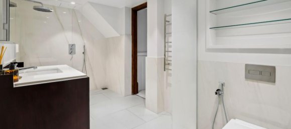 3 bedrooms Apartment in London, United Kingdom No. 13107 15