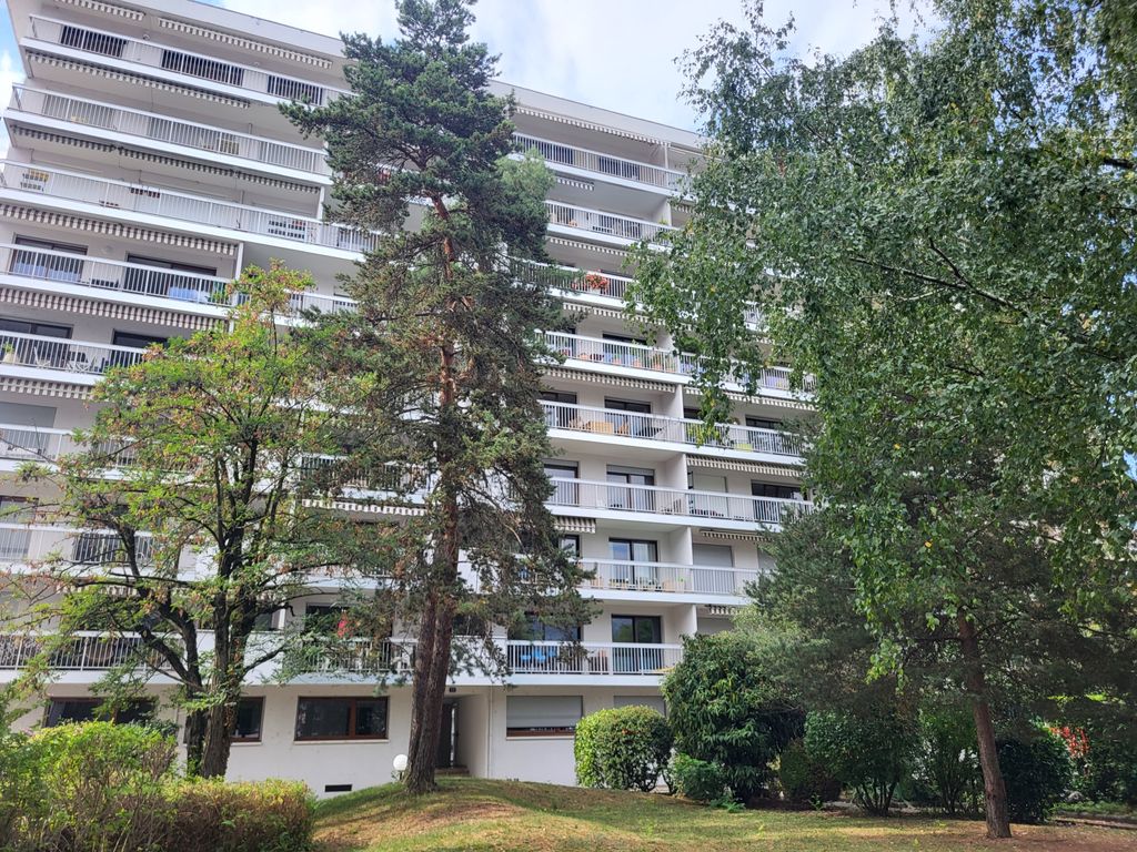 Apartamento de 3 dormitorios en Annecy, France No. 350694