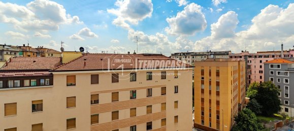 Квартира с 2 спальнями в Милан, Италия № 360710 4