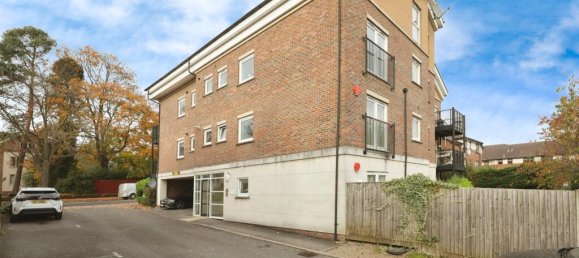 1 bedroom Apartment in Watford, United Kingdom No. 6834 26