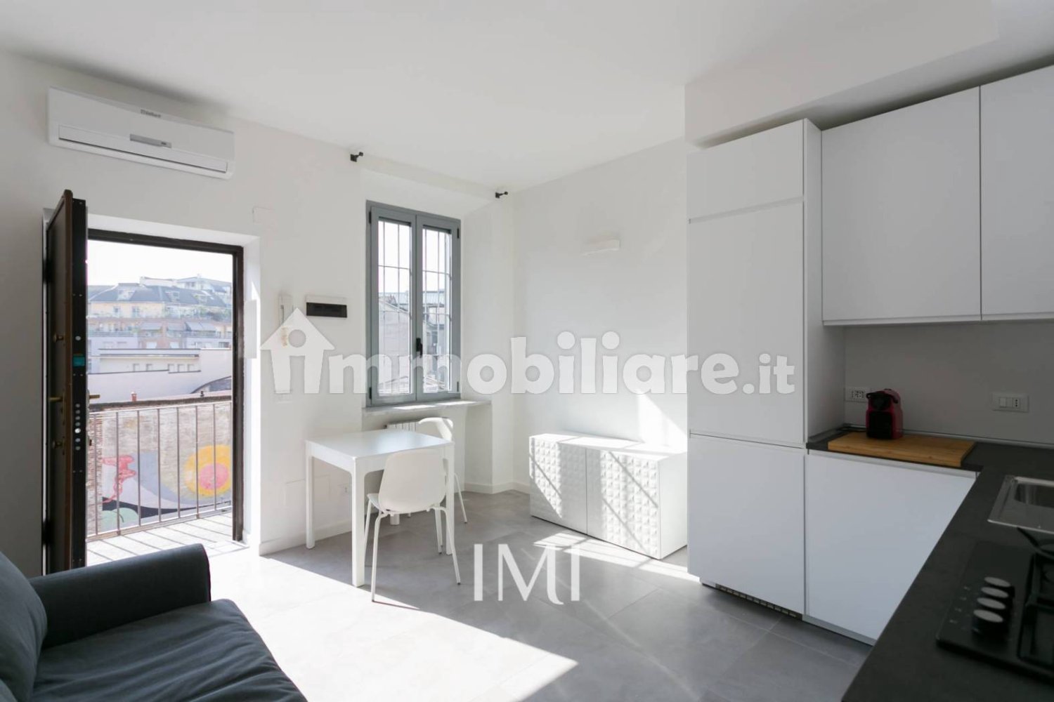 Квартира с 1 спальней в Милан, Италия № 248793