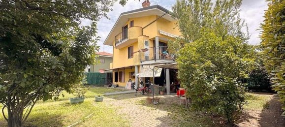 3 rooms Apartment in Arluno, Italy No. 126570 21