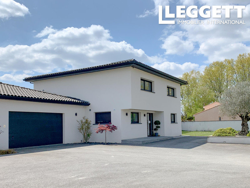 Villa de 4 dormitorios en Saint-Sernin, France No. 196921