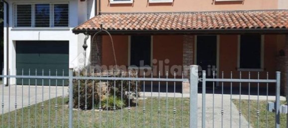 2 bedrooms House in Adria, Italy No. 275510 2