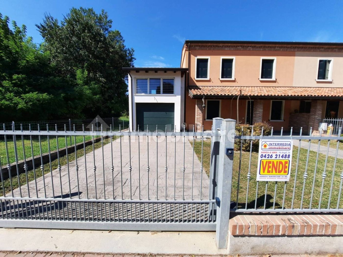 2 bedrooms House in Adria, Italy No. 275510