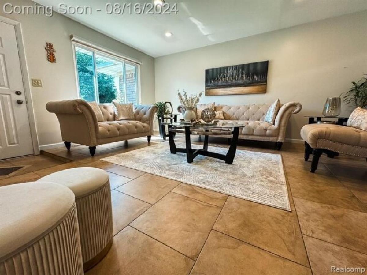 3 bedrooms House in Sterling Heights, USA No. 421722