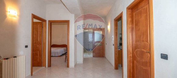 Villa de 4 dormitorios en Caltagirone, Italy No. 275799 32