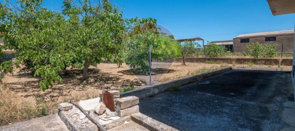 Villa de 4 dormitorios en Caltagirone, Italy No. 275799 3