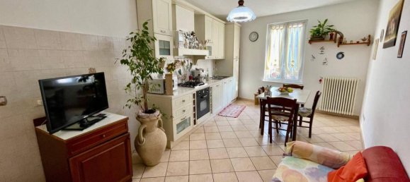 4 Schlafzimmer Haus in Alessandria, Italy, Nr. 70485 9