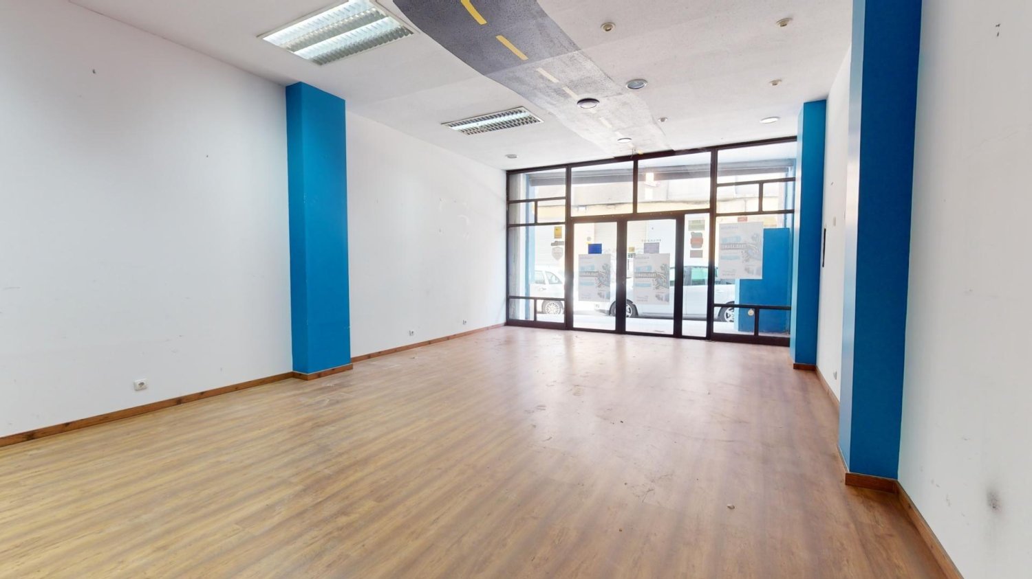Gewerbliche Immobilie in Zaragoza, Spain 305m², Nr. 65144