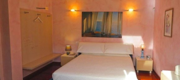 5 rooms Villa in Carrara, Italy No. 48132 5