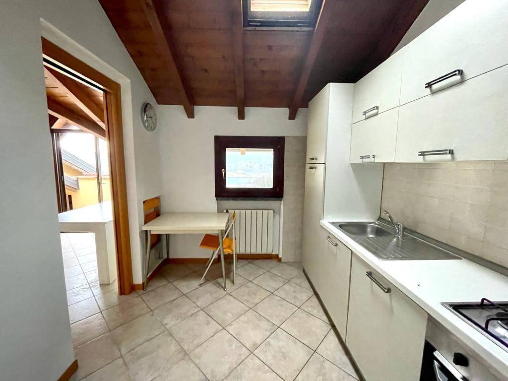 2 bedrooms Apartment in Vergiate, Italy No. 276584