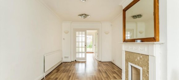 2 bedrooms House in New Addington, United Kingdom No. 8110 13