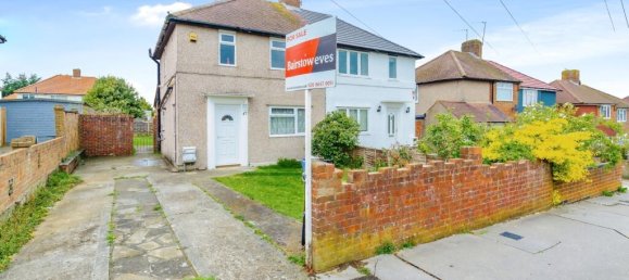 2 bedrooms House in New Addington, United Kingdom No. 8110 9