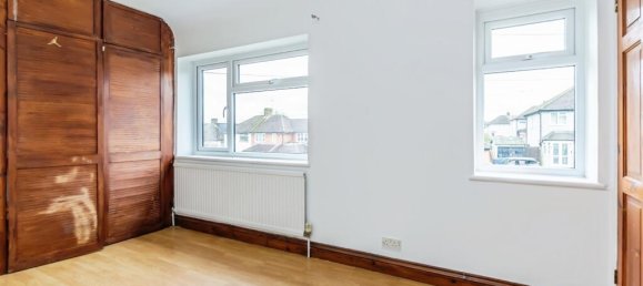 2 bedrooms House in New Addington, United Kingdom No. 8110 11