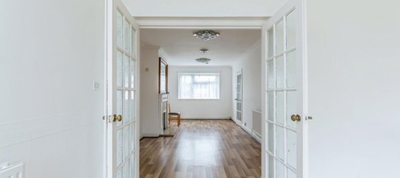 2 bedrooms House in New Addington, United Kingdom No. 8110 19