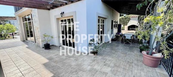 4 bedrooms Commercial property in Agios Tychonas, Cyprus No. 74290 14