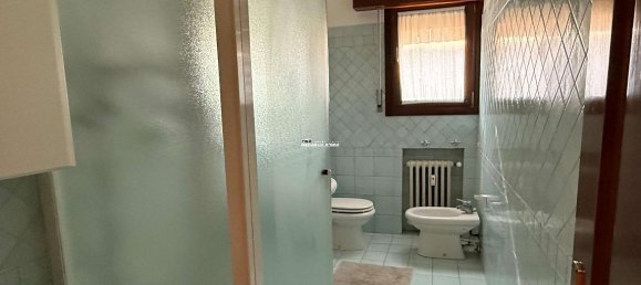 5 rooms Apartment in Modena, Italy No. 38605 4