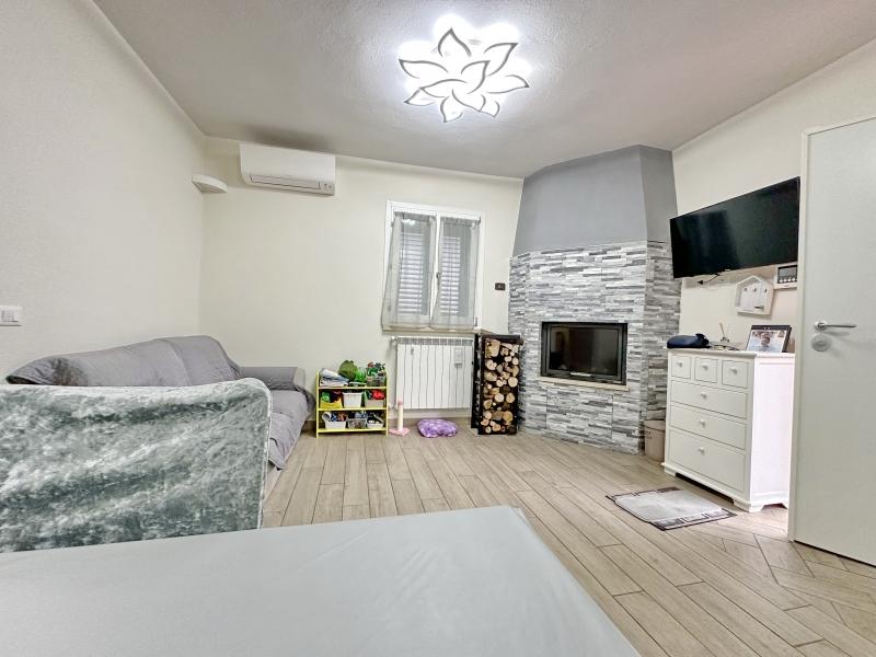 5 rooms House in Gavorrano, Italy No. 234459