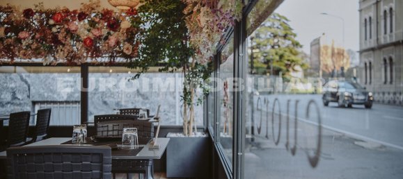 200m² Commercial property in Brescia, Italy No. 145261 5