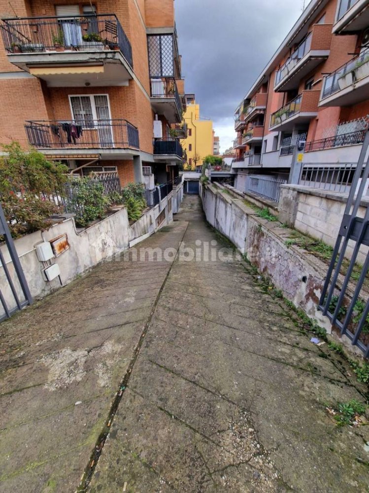 16m² Garage in Rome, Italy No. 24914