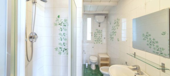 3 bedrooms Apartment in Naples, Italy No. 71492 11