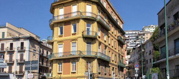 3 bedrooms Apartment in Naples, Italy No. 71492 16