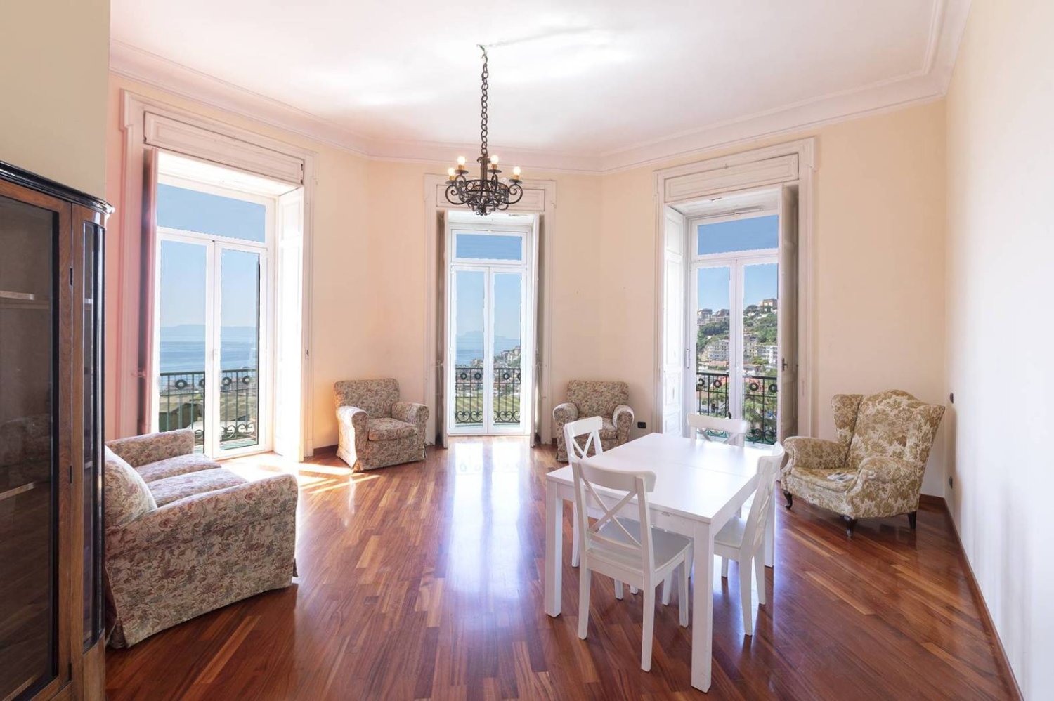 3 bedrooms Apartment in Naples, Italy No. 71492