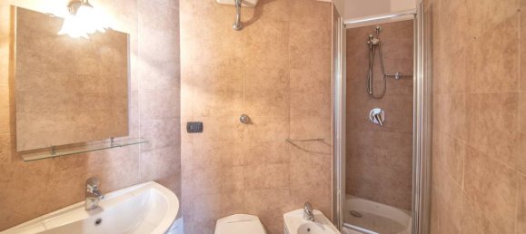 3 bedrooms Apartment in Naples, Italy No. 71492 9