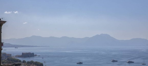 3 bedrooms Apartment in Naples, Italy No. 71492 2