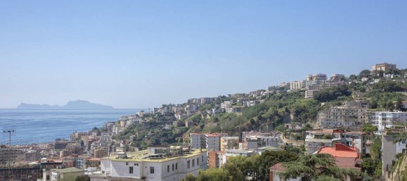 3 bedrooms Apartment in Naples, Italy No. 71492 4