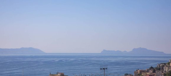 3 bedrooms Apartment in Naples, Italy No. 71492 3