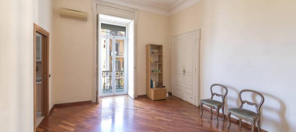 3 bedrooms Apartment in Naples, Italy No. 71492 13