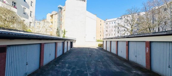 موقف سيارات في Halensee, Germany رقم 333988 5