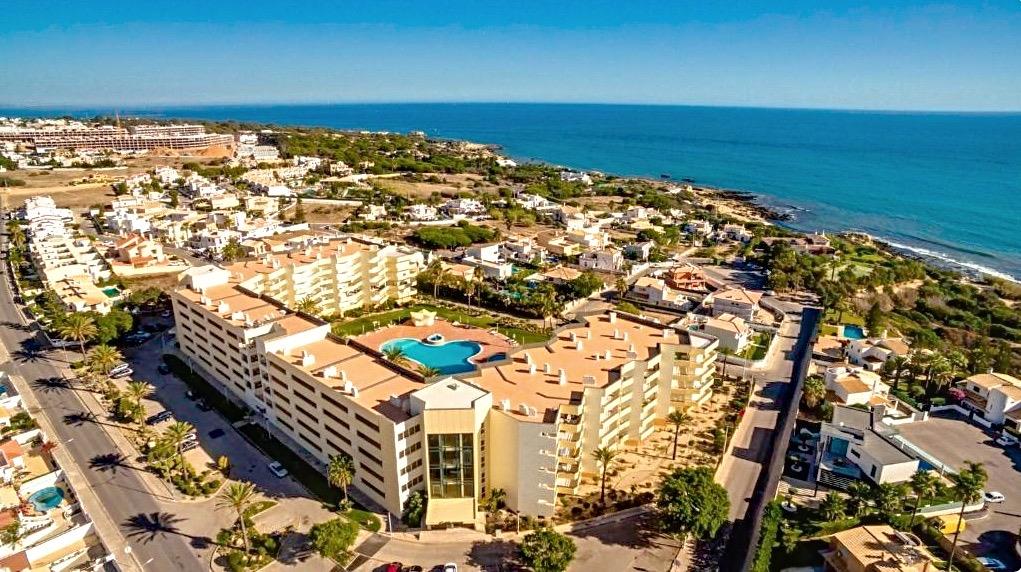 Apartamento de 3 dormitorios en Guia, Portugal No. 350858