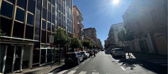 112m² Commercial property in Battipaglia, Italy No. 206591 2