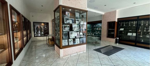 112m² Commercial property in Battipaglia, Italy No. 206591 6