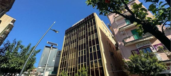 112m² Commercial property in Battipaglia, Italy No. 206591 3