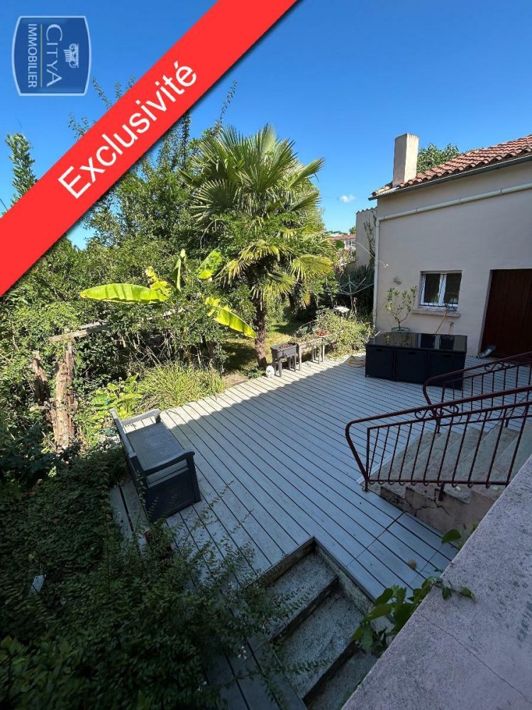 4 bedrooms House in Saintes, France No. 277473