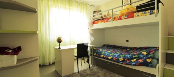 2 bedrooms Apartment in Vittuone, Italy No. 378666 4